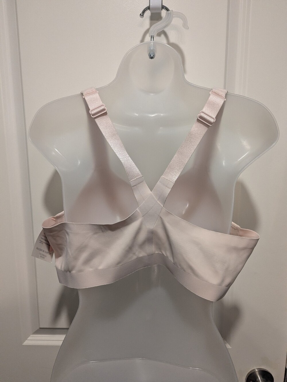 Victoria's Secret Knockout Front-closure Sportsbra - 38DD - NWT - Picture 3 of 5